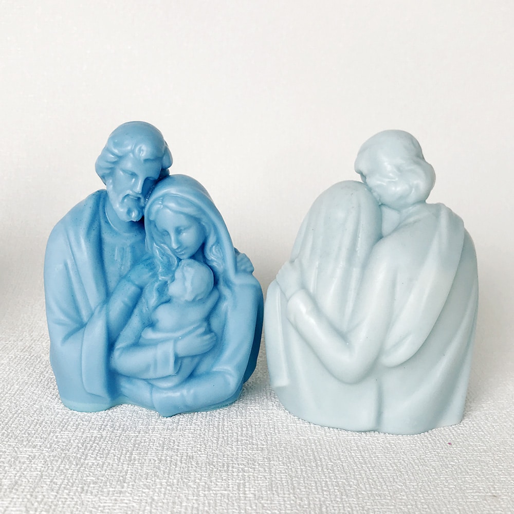 A family of three embracing silicone molds, a family of gypsum aromatherapy candle ornaments DIY molds 8587 -  - 3
