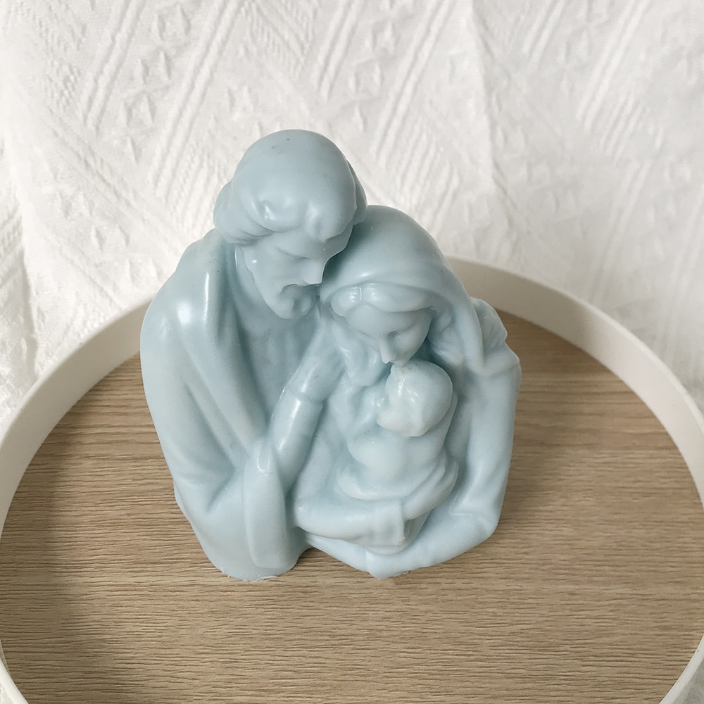 A family of three embracing silicone molds, a family of gypsum aromatherapy candle ornaments DIY molds 8587 -  - 8