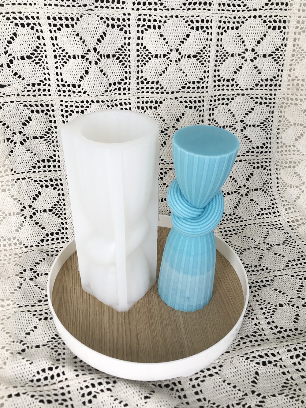 Vertical Stripe Rope Knot Column Silicone Mold Aromatherapy Candle Tabletop Gypsum Ornament Drawing Image Rope Knot Formal Dress Column Mold 8532l